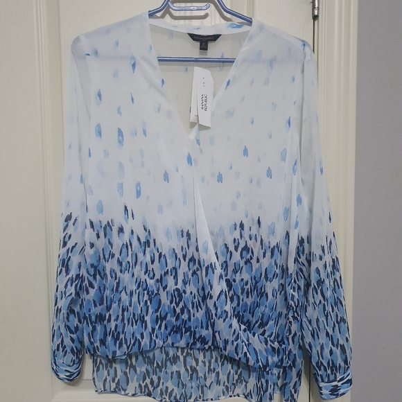 Banana Republic Shirt - Picture 1 of 2